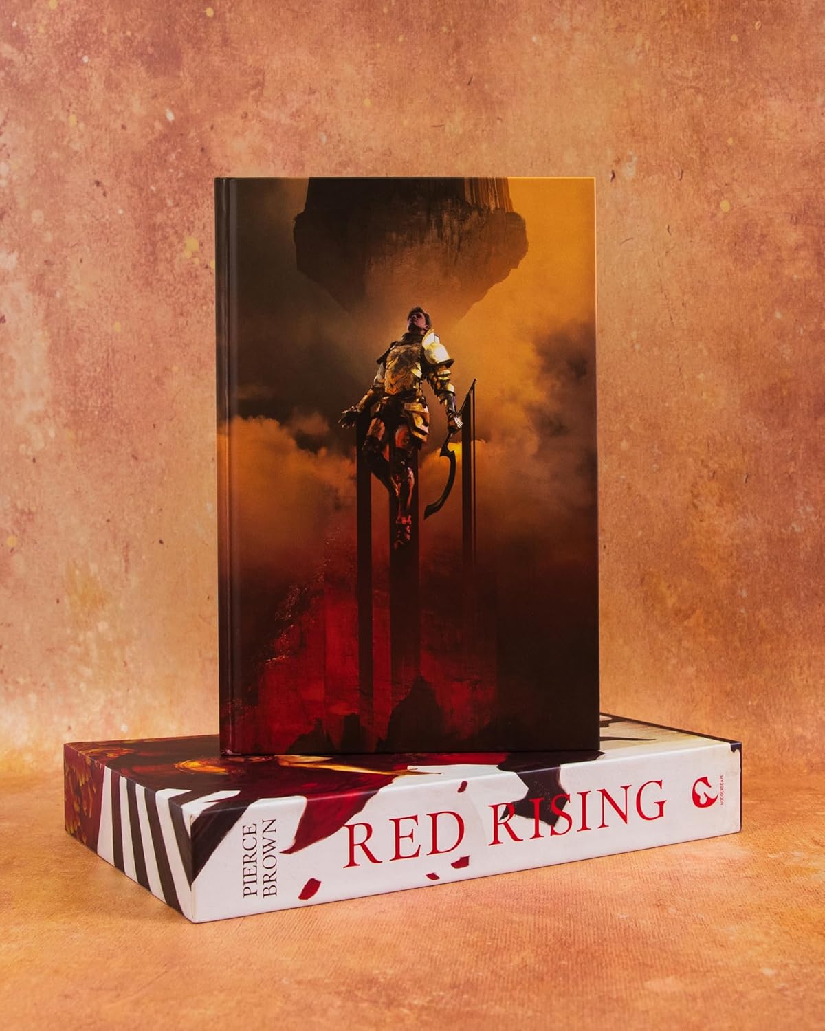Red rising by Pierce Brown (Limited Collectors Edition) - Image 5