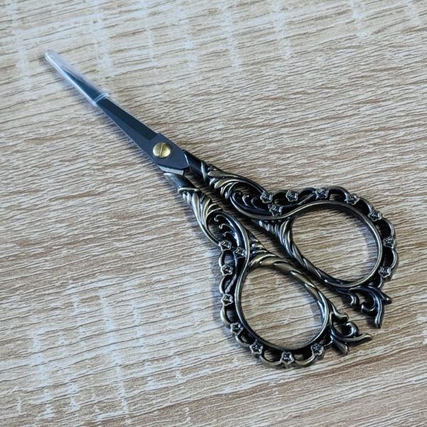 Vintage Style Zinc Alloy Scissors
